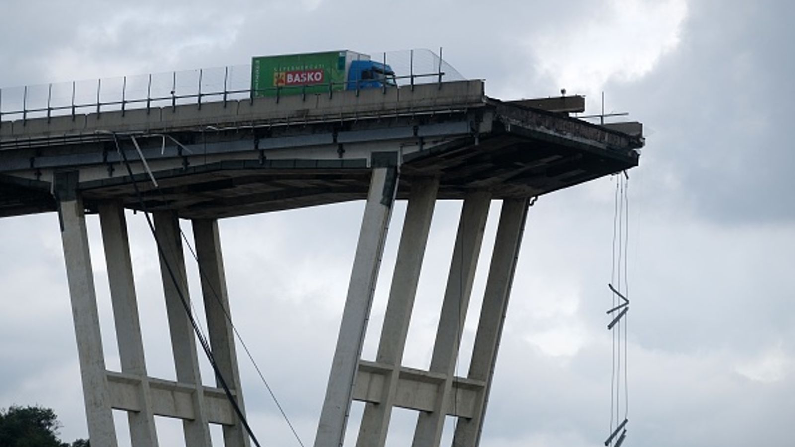 Genoa replacement bridge inaugurated despite boycott by victims