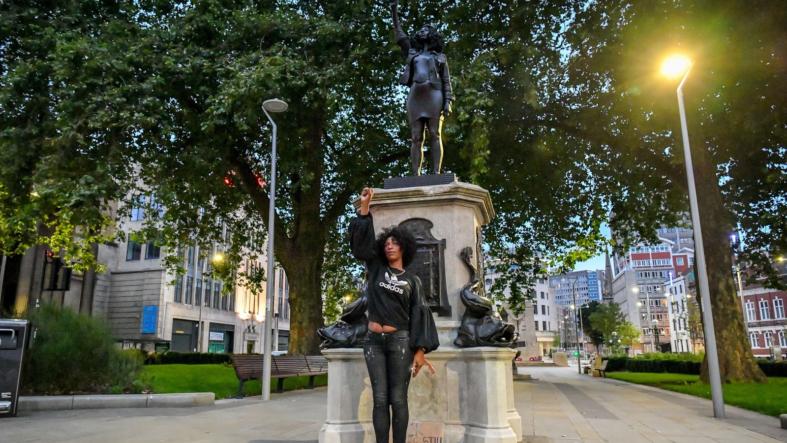 BLM remove and "drown" statue of racist slave trader in Bristol. - Page 3 Skynews-jen-reid-bristol-black-lives-matter_5039781