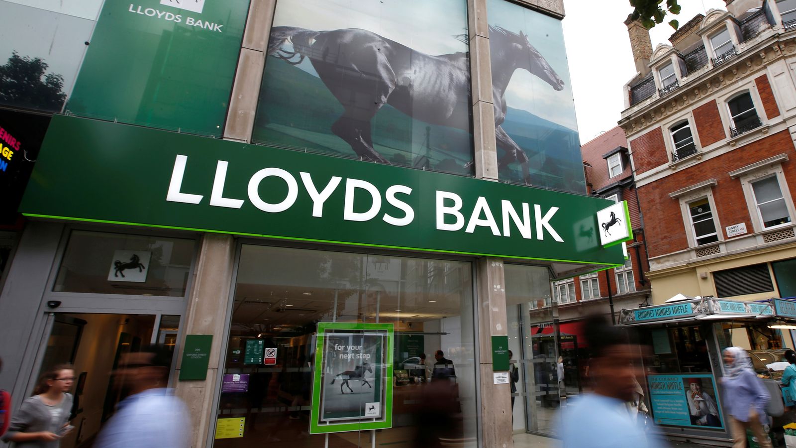 Lloyds, Halifax and Bank of Scotland branches to be shut