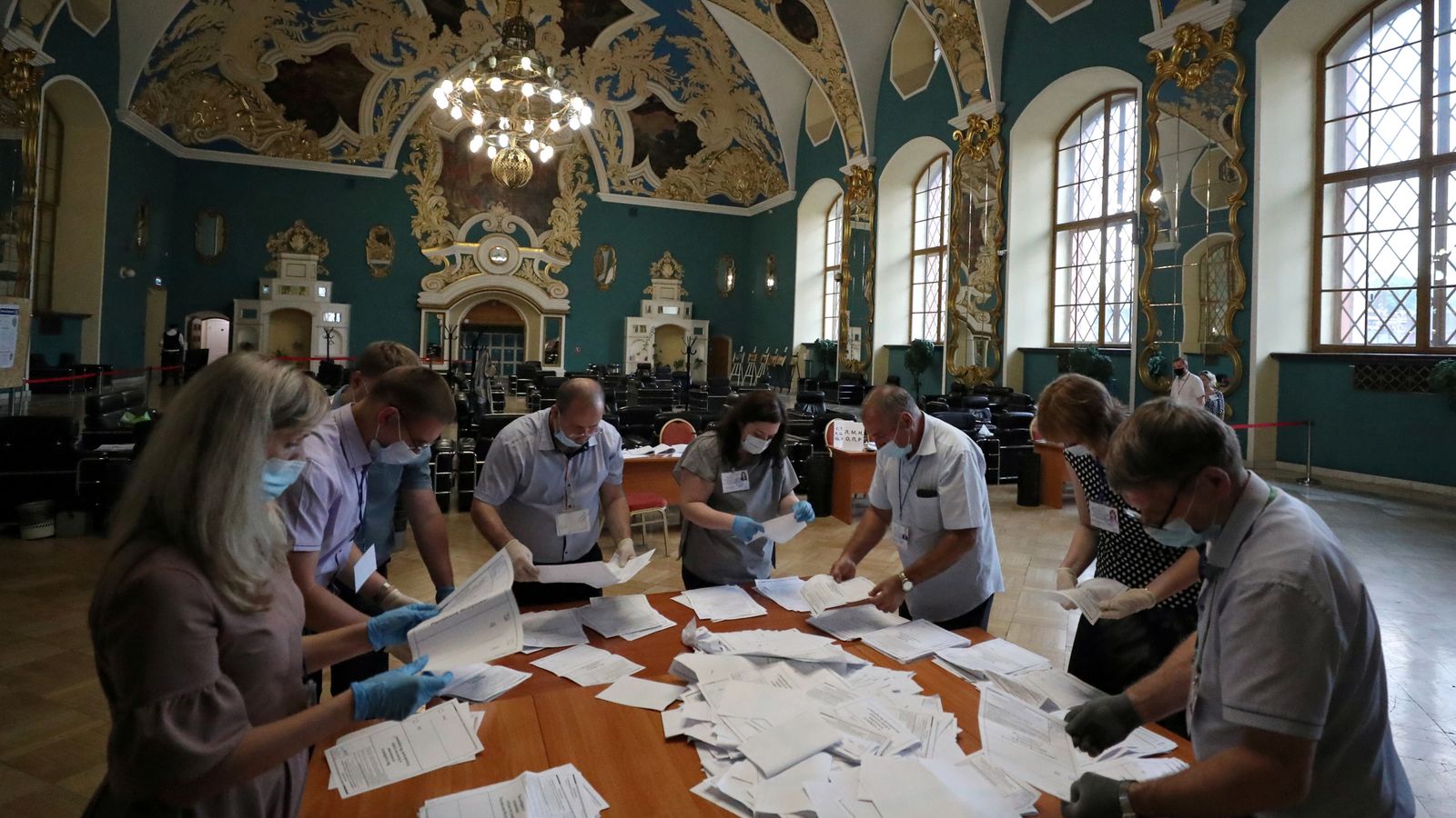 Russian voting. Voting Russia. Change to Constitution. Constitutions of the World. Russian Constitution photo.