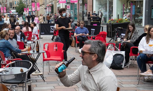 Coronavirus: Scotland's pubs and restaurants can fully reopen next week