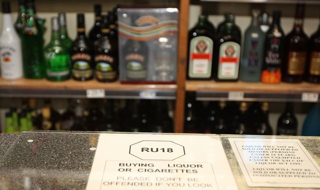 Coronavirus: Man breaks out of quarantine facility in New Zealand for trip to the off licence