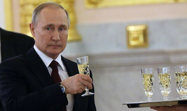 Russia: 'What's the point of voting if they've already decided?' - Putin can stay in power until 2036