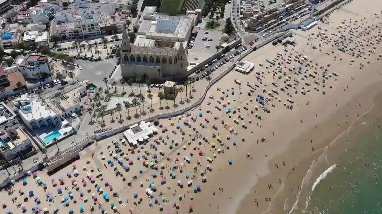 social distancing on spanish beach