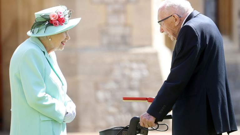 Captain Tom Moore Knighted By The Queen During Private Ceremony At Windsor Castle Uk News Sky News