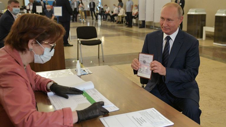 Russia 84 Out Of 85 Regions Back Putin In Vote Allowing Him To Stay In Power Until 2036 World 2985