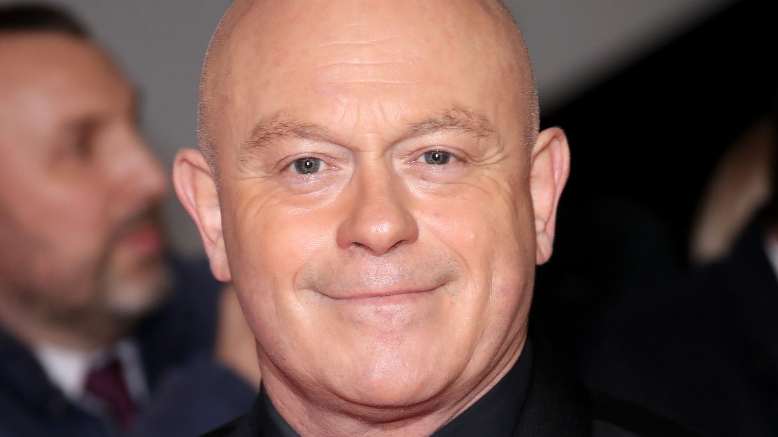 Ross Kemp wasp attack: Actor posts video of swollen face | Ents & Arts ...