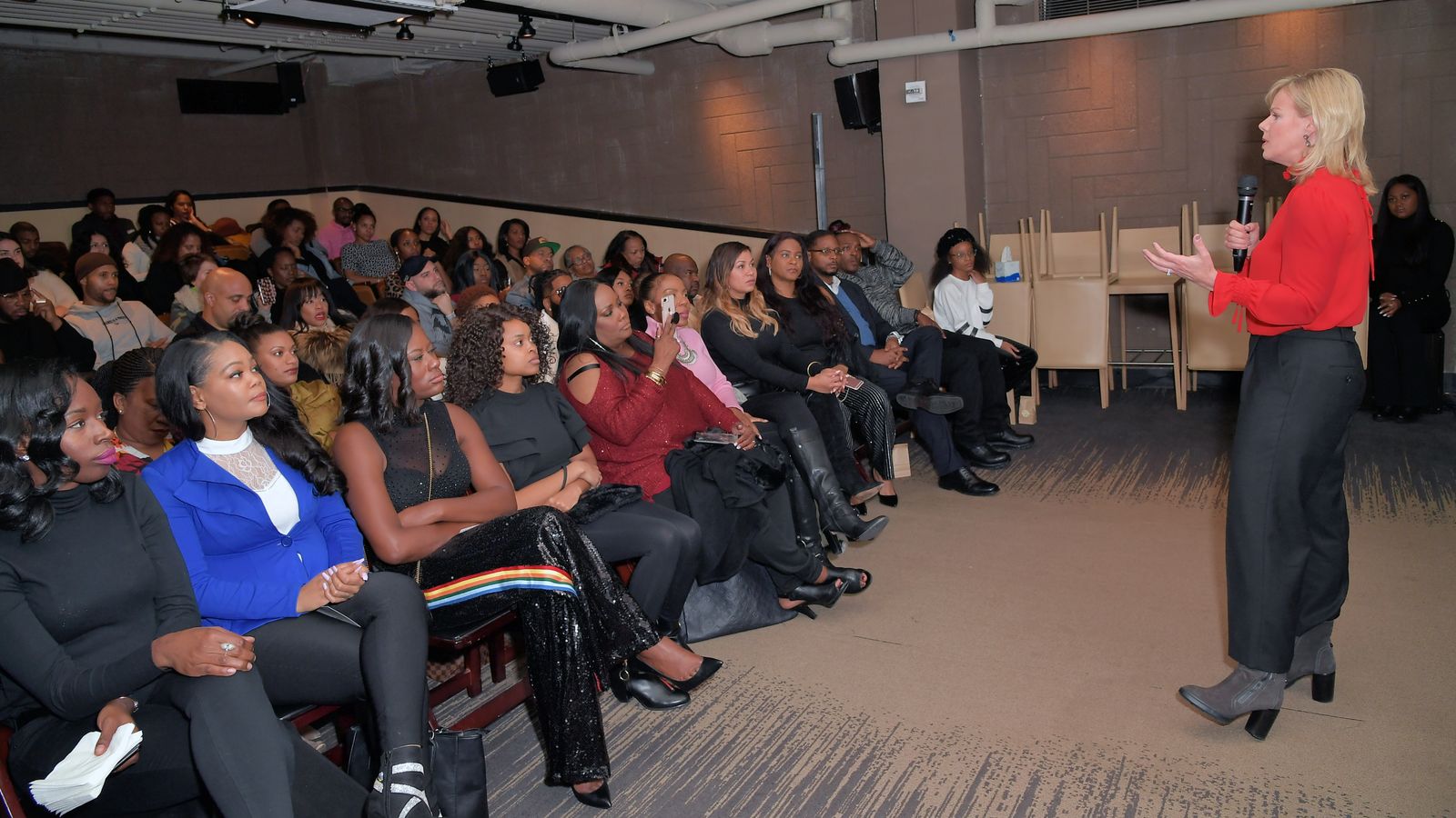 R Kelly manager charged with cinema shooting threat that halted ...