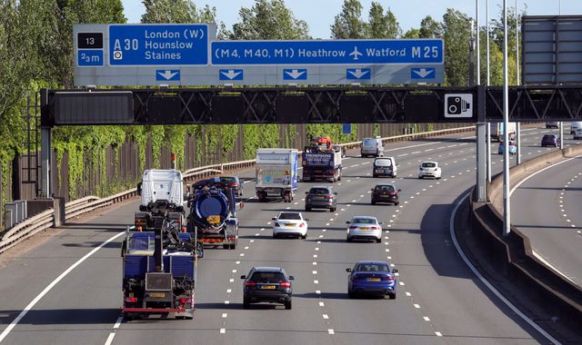Coronavirus: Sadiq Khan quizzes Boris Johnson over plans to 'quarantine London inside M25'