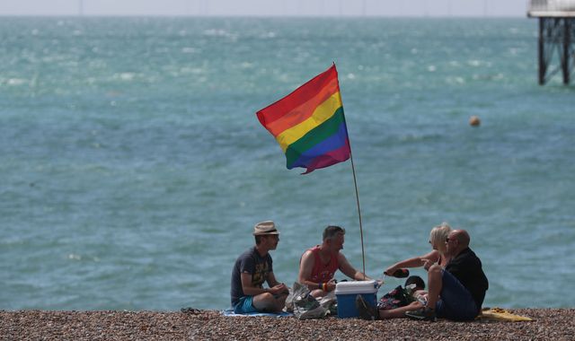 UK weather: More hot weather on the way as temperatures set to soar as high as 36C later this week