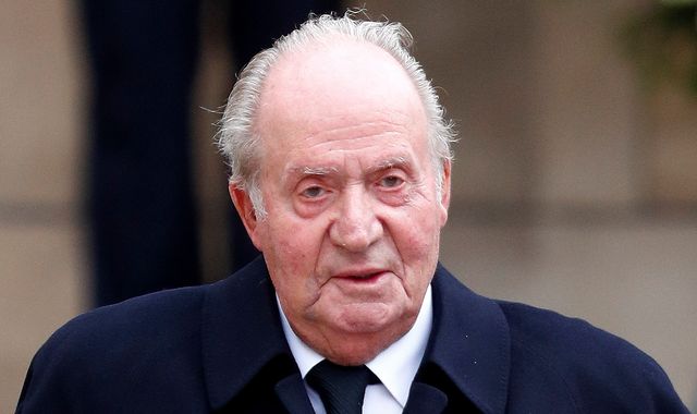 Juan Carlos: Spain's former king 'leaves country' amid corruption allegations