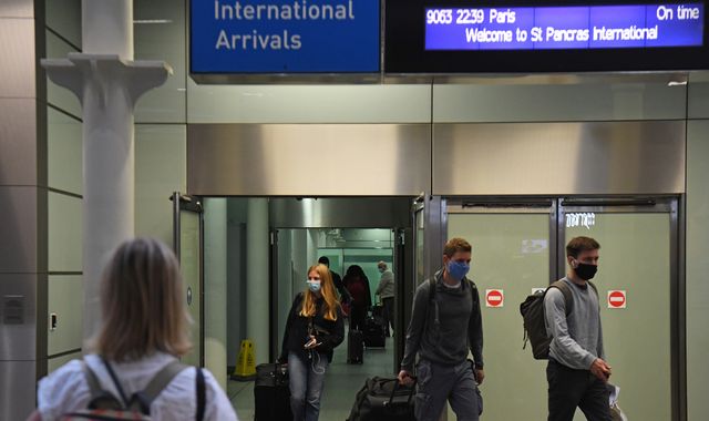 Coronavirus: Britons join desperate scramble back from France with hours until quarantine deadline