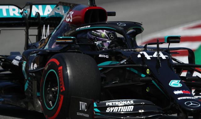 Spanish GP, Practice Three: Lewis Hamilton fastest, Esteban Ocon crashes