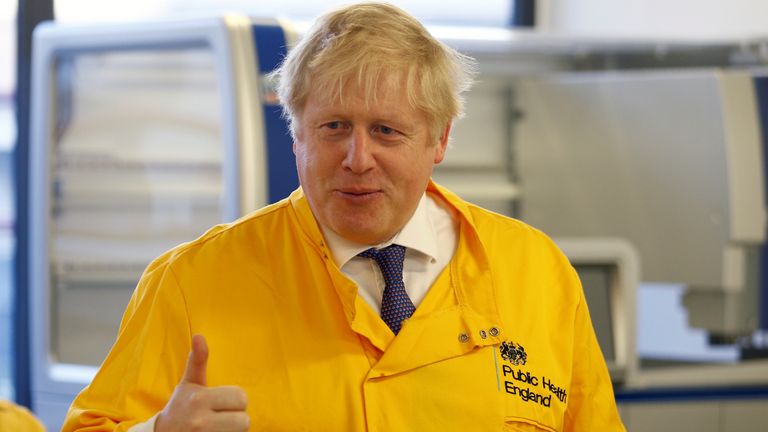 LONDON, ENGLAND - MARCH 01: Britain&#39;s Prime Minister Boris Johnson visits a laboratory at the Public Health England National Infection Service in Colindale on March 1, 2020 in London, England. (Photo by Henry Nicholls - WPA Pool/Getty Images)