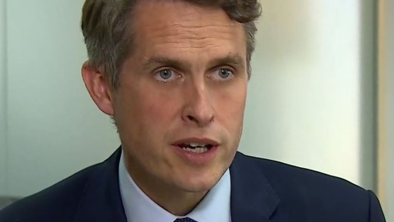 Gavin Williamson &#39;sorry&#39; for grading issues prompting a government U-turn