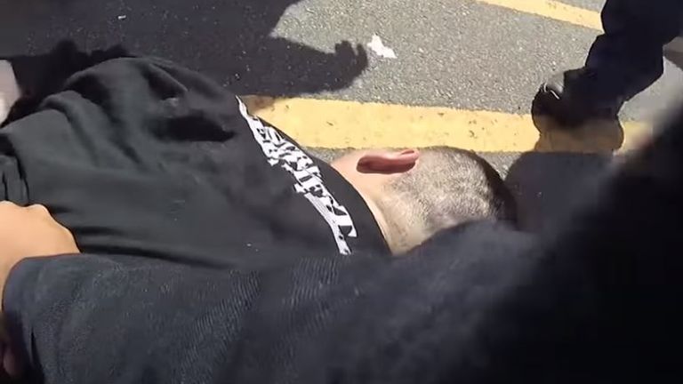 Etats-Unis: un homme meurt après avoir été retenu par la police sur un tarmac chaud