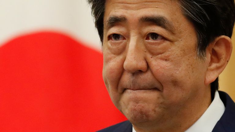 Japan&#39;s Prime Minister Shinzo Abe speaks at a news conference in Tokyo, Japan May 25, 2020. REUTERS/Kim Kyung-Hoon/Pool