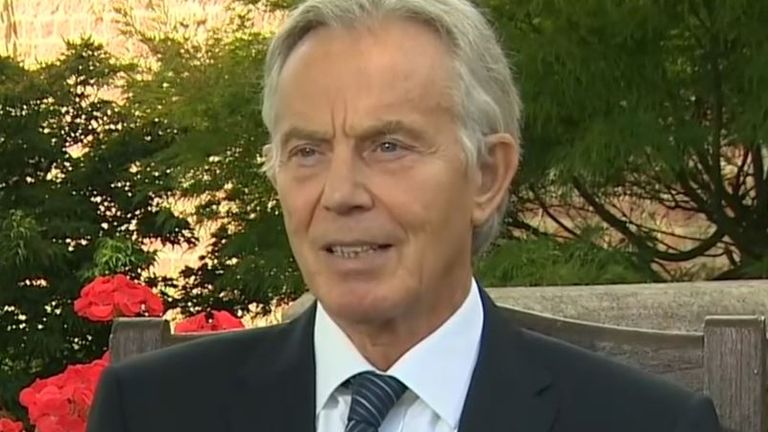 Tony Blair remembers &#39;political titan&#39; John Hume