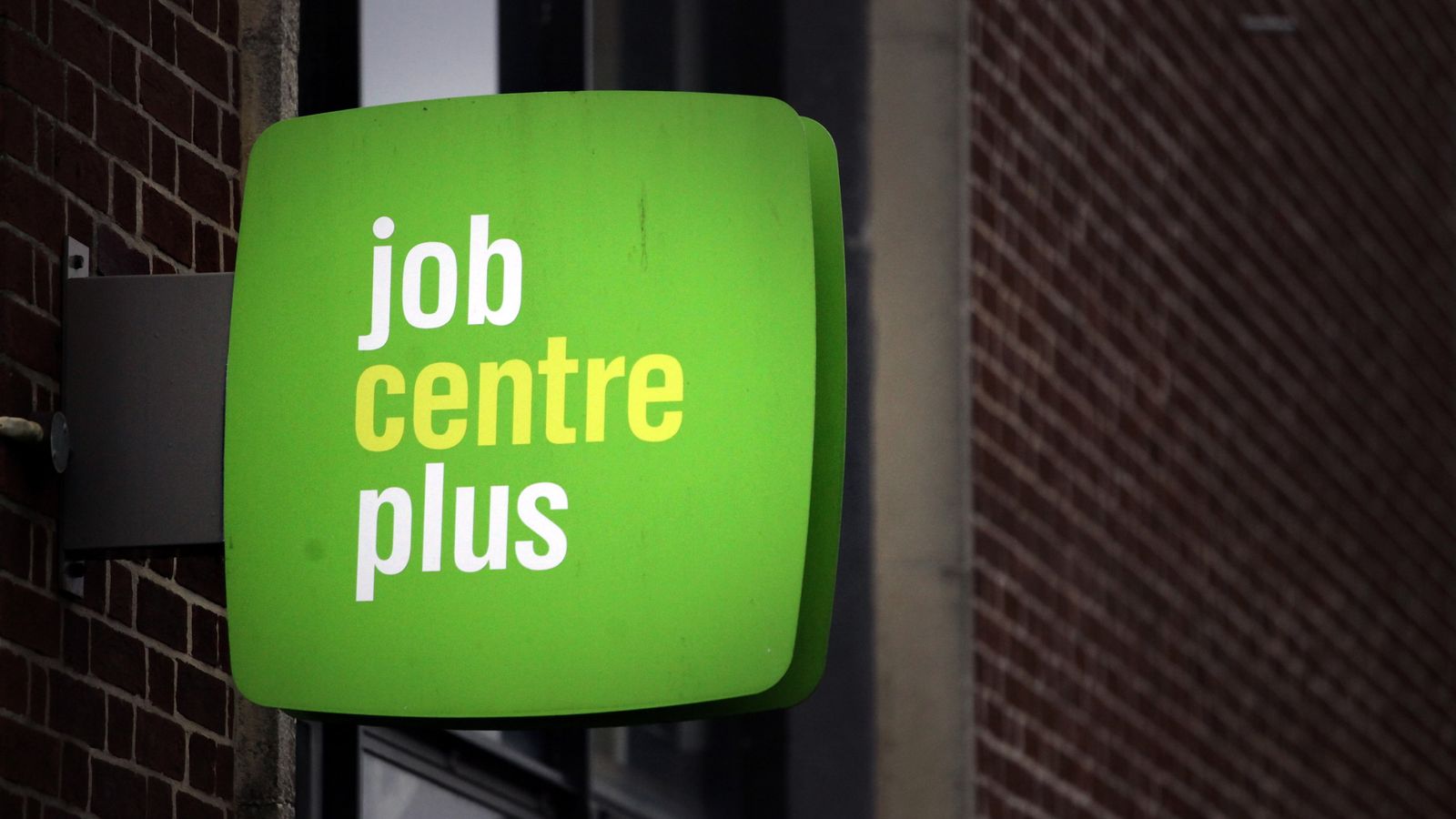 Търсещите работа „настроени да се провалят“ от услугите на Jobcentre 