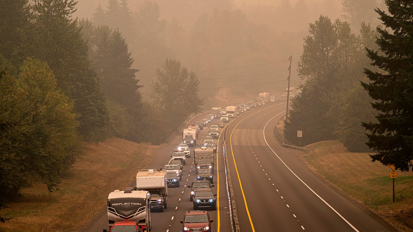 US wildfires Half a million flee Oregon as 10 confirmed dead in