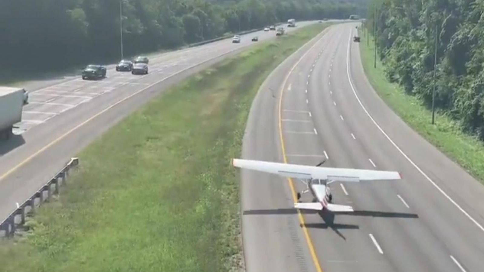 Plane takes off from US road after emergency refuelling US News Sky News