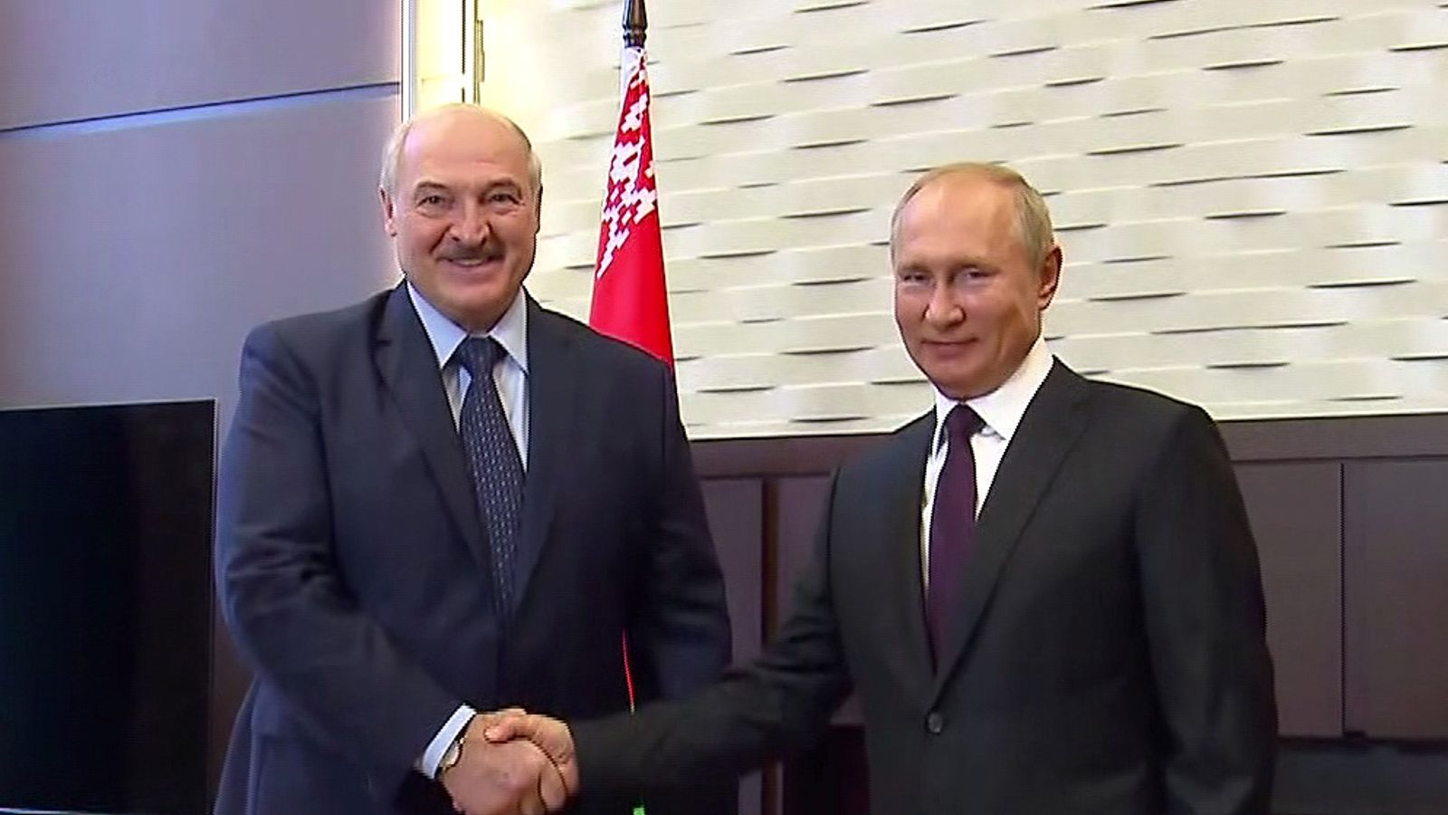 Belarus Protests: Lukashenko Meets Putin For First Time Since Disputed ...