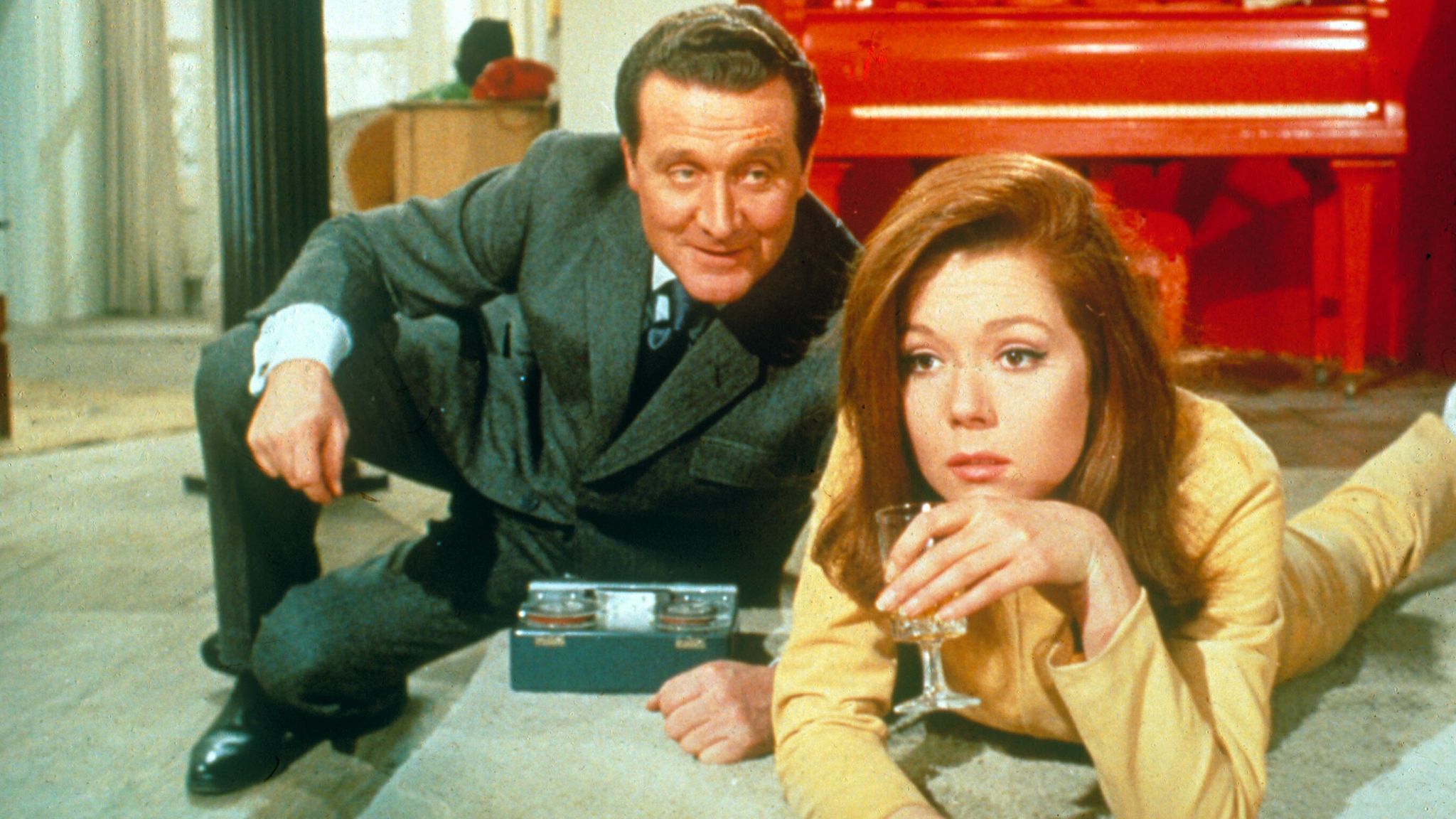 Diana Rigg: Bond, Avengers and Game Of Thrones star dies aged 82 | Ents ...