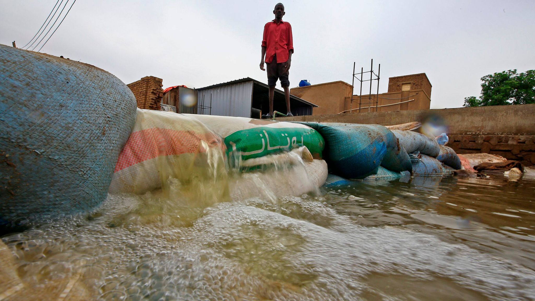 https://e3.365dm.com/20/09/2048x1152/skynews-nile-sudan-flood_5093775.jpg?20200911220307