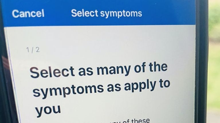 If you show symptoms the app will message other users you have been in contact with 