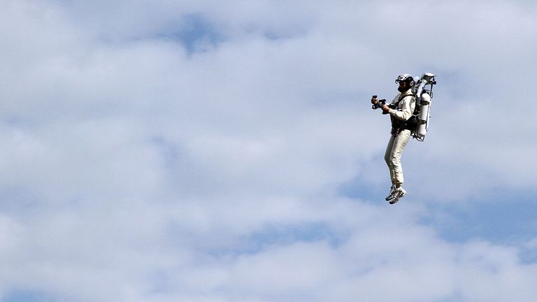 Pilots Report Seeing Guy In A Jet Pack At 3 000ft Above Los Angeles Us News Sky News