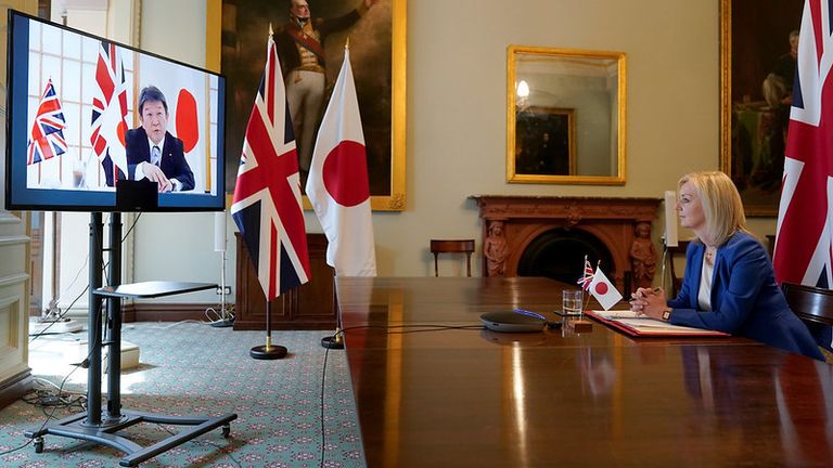 International Trade Secretary Liz Truss talks with Japanese Foreign Minister Toshimitsu Motegi in a June photo: Andrew Parsons / 10 Downing Street