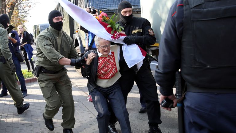 Masked officers arrest and detain opposition activist Nina Baginskaya, 73