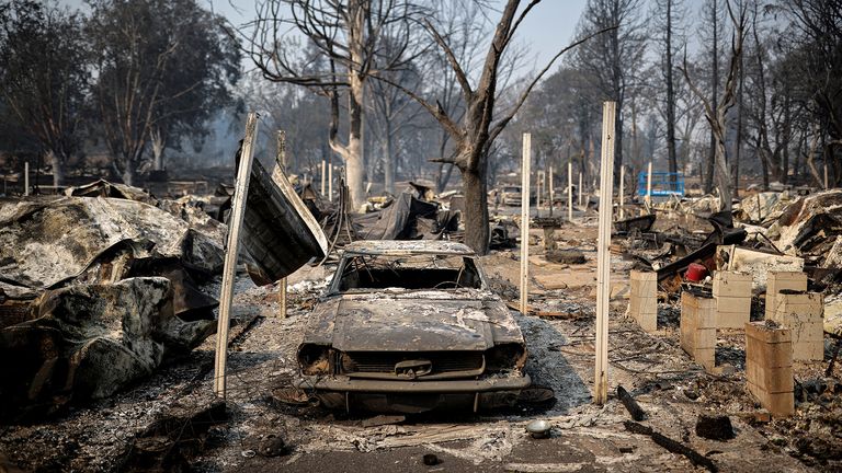 US wildfires: Half a million flee Oregon as 10 confirmed dead in ...