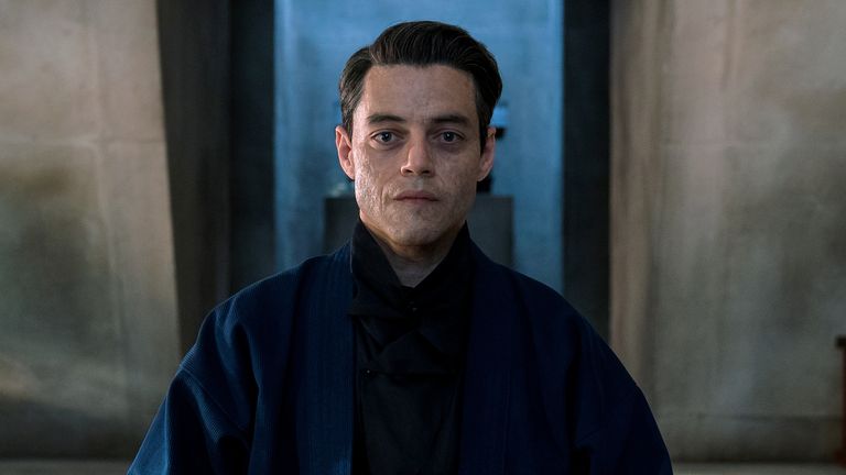 Rami Malek comme Safin dans No Time To Die.  Pic: Nicola Dove