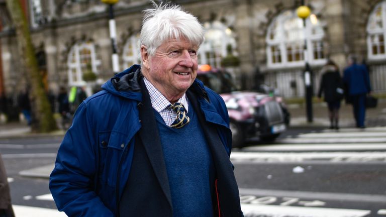 Stanley Johnson, père du Premier ministre britannique Boris Johnson, est vu le 4 mars 2020 à Londres, en Angleterre.  (