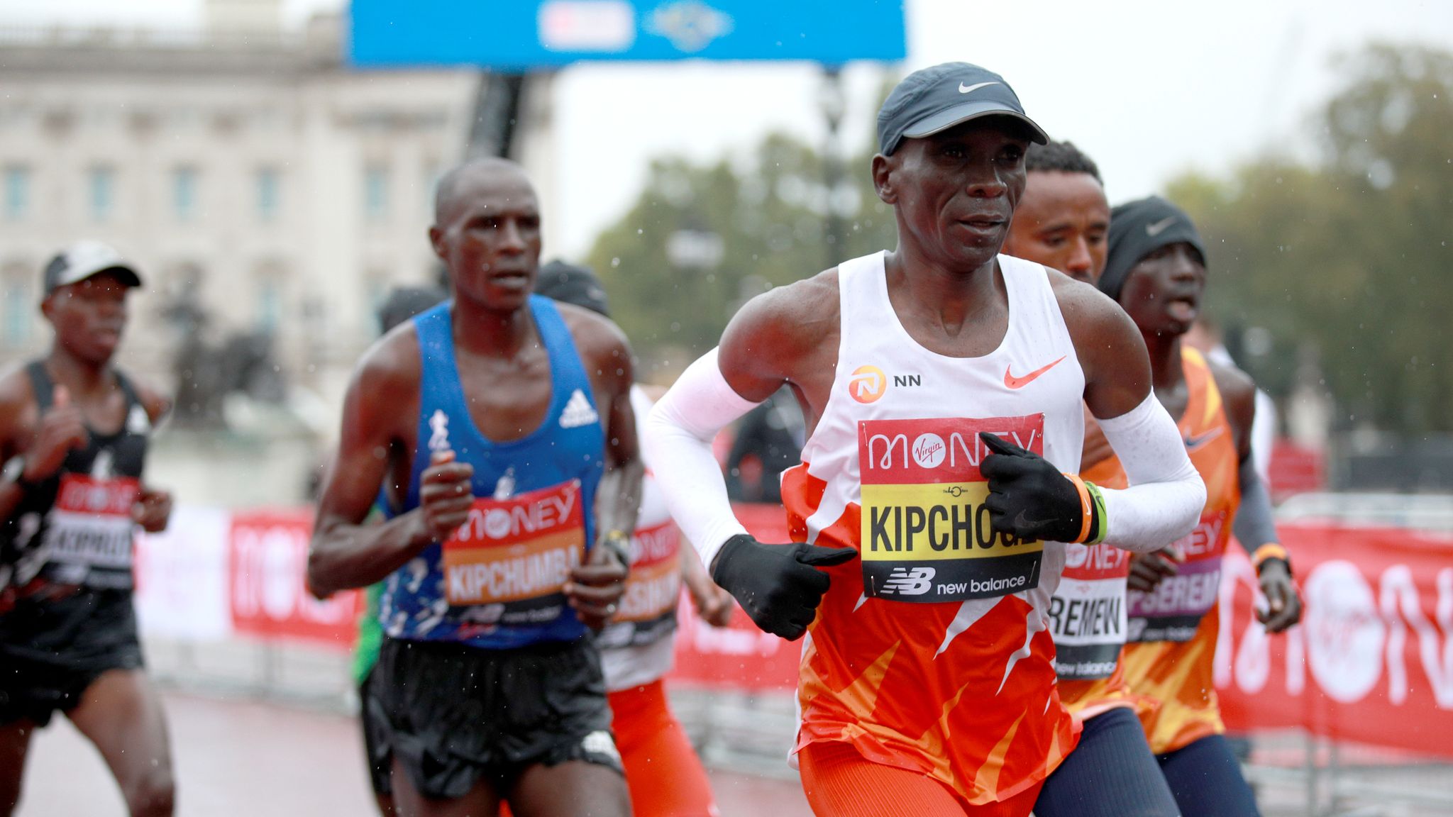 London Marathon: Shura Kitata wins race as world record holder Eliud ...
