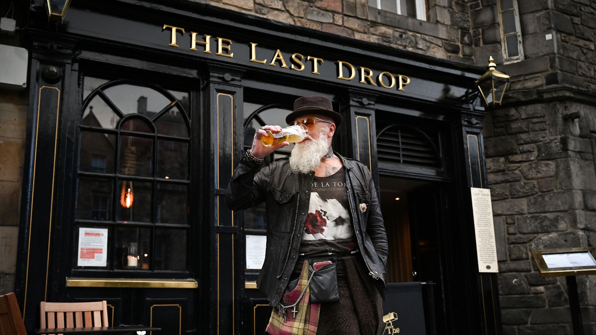 Coronavirus Pubs and restaurants barred from selling alcohol indoors for 16 days in Scotland