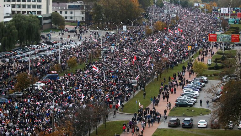 People attend an opposition rally to reject the Belarusian presidential election results in Minsk, Belarus October 25, 2020. BelaPAN via REUTERS ATTENTION EDITORS - THIS IMAGE WAS PROVIDED BY A THIRD PARTY. MANDATORY CREDIT.