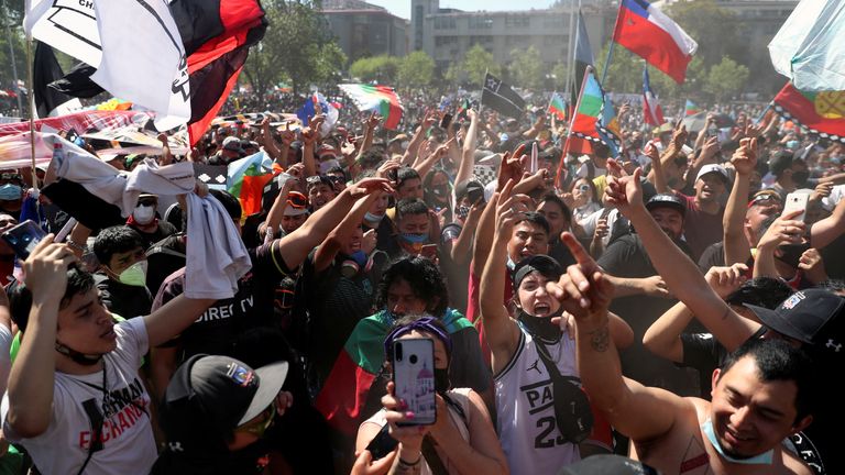 Protesters flood the streets of Santiago de Chile