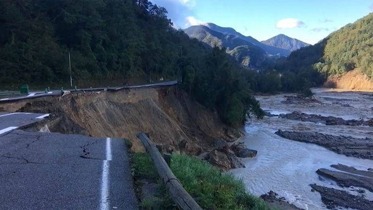 A road in La Bollene-Vesubie was destroyed by the rain