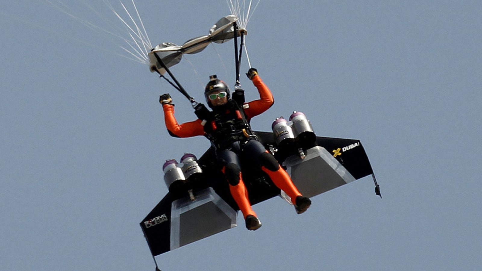 Vincent Reffet: French 'Jetman' dies in training accident