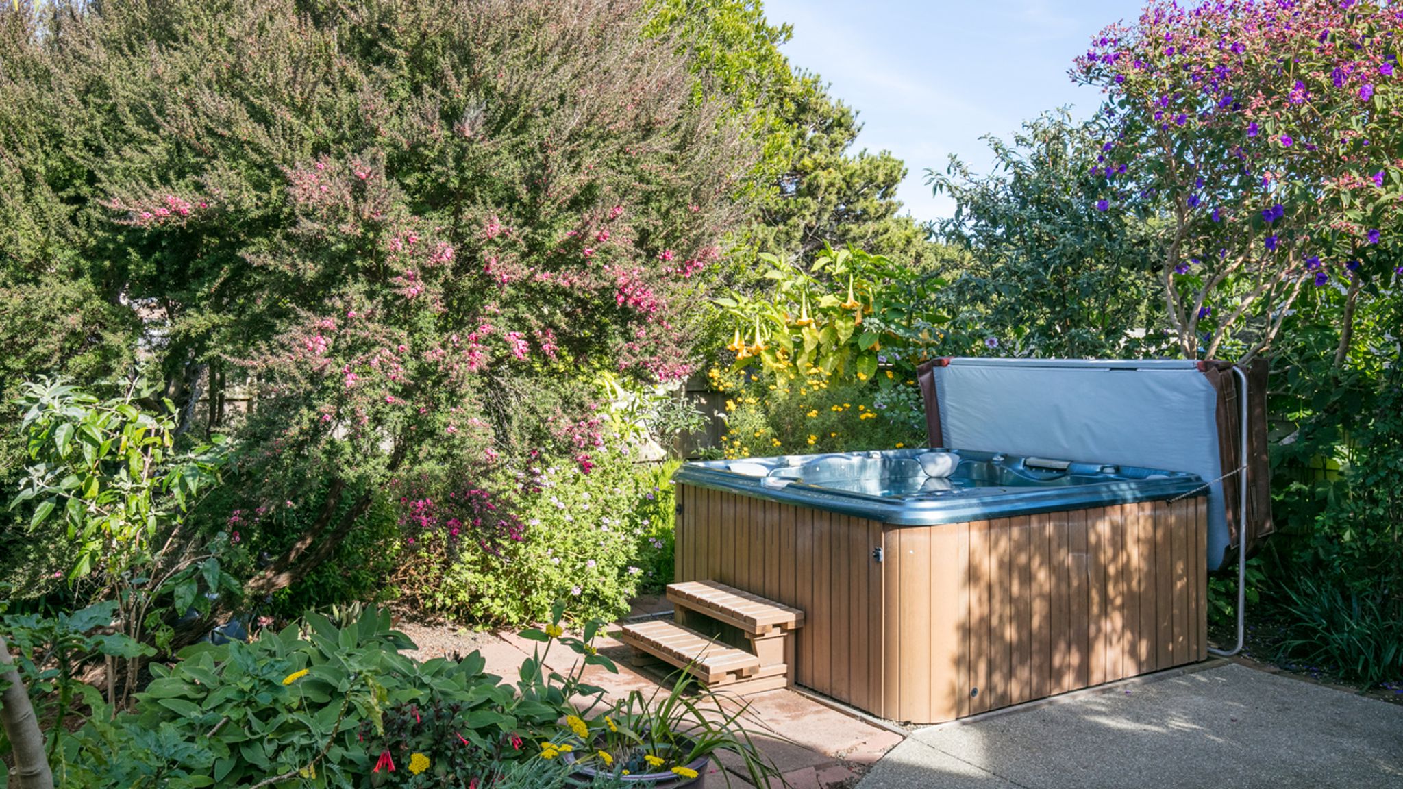 COVID19 Hot tub party host tells police 'I don't believe in lockdown