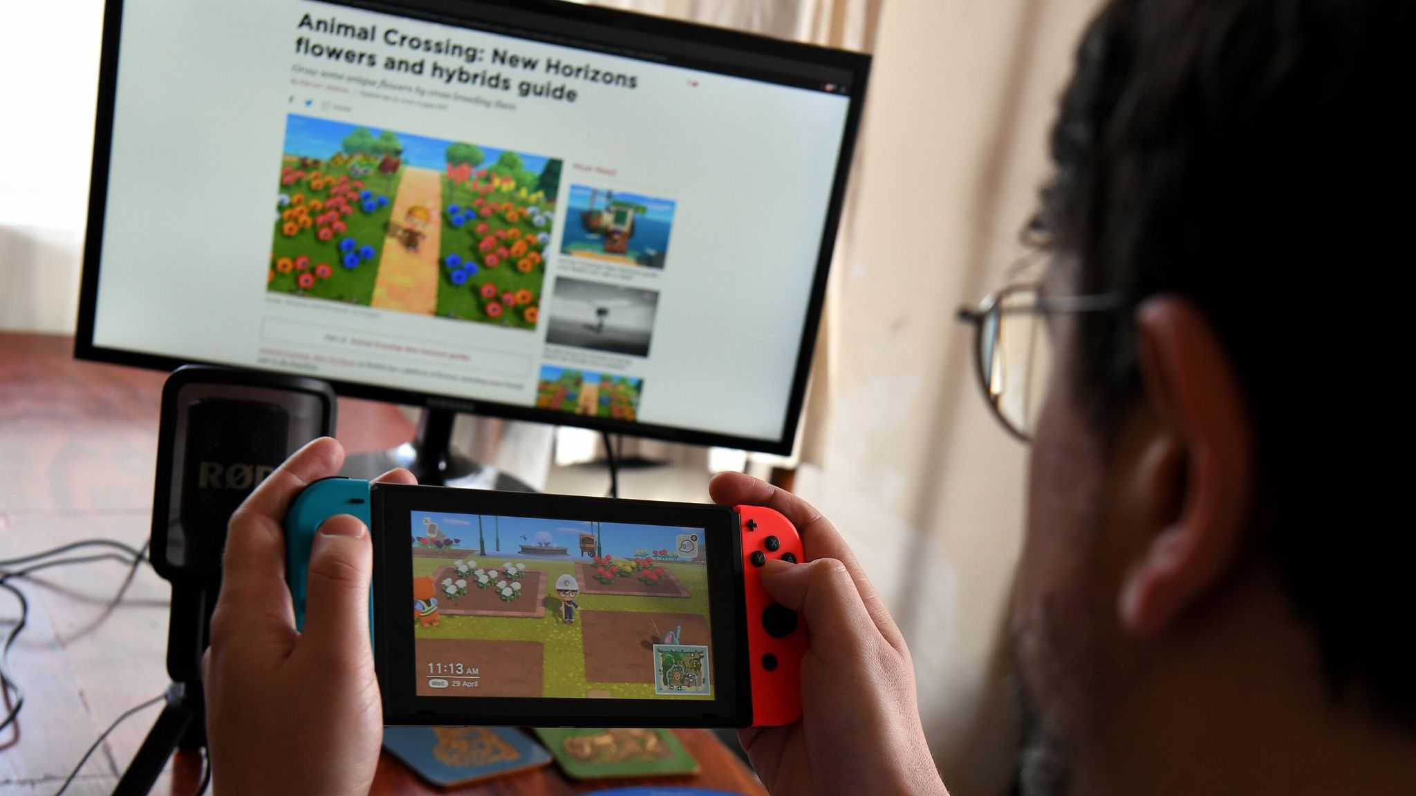 Playing video games can be good for your mental health, study finds | UK  News | Sky News