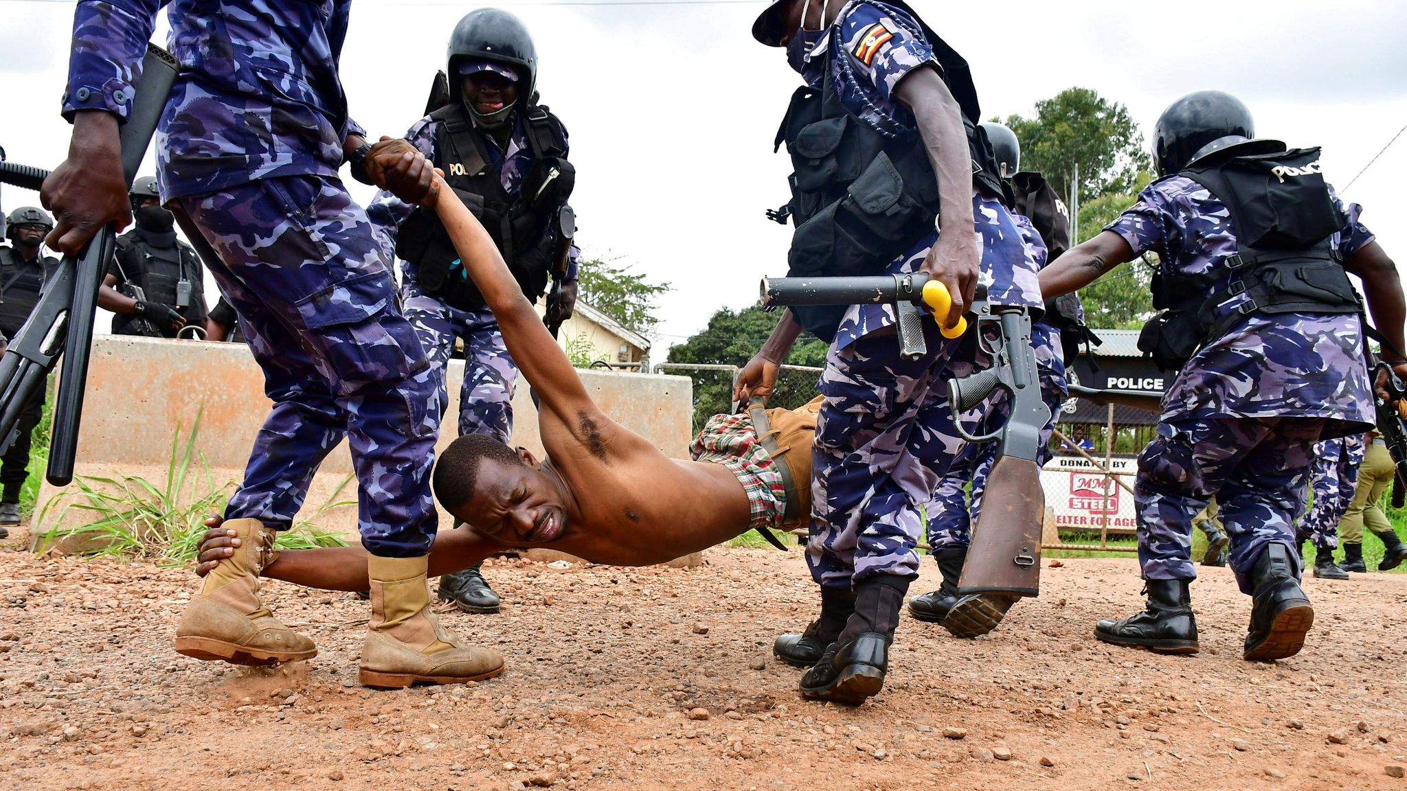 Uganda: At least 37 dead as protests rage over arrest of pop star turned presidential candidate Bobi Wine | World News | Sky News