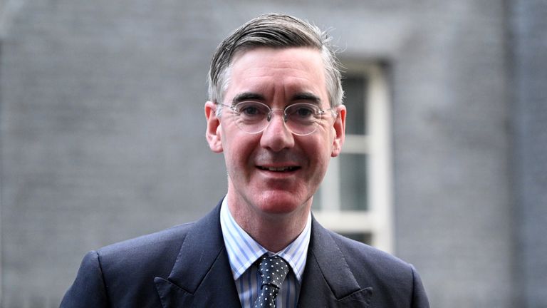 LONDON, ENGLAND - NOVEMBER 10: House of Commons Leader Jacob Rees-Mogg arrives at Downing Street on November 10, 2020 in London, England.  (Photo by Leon Neal / Getty Images)