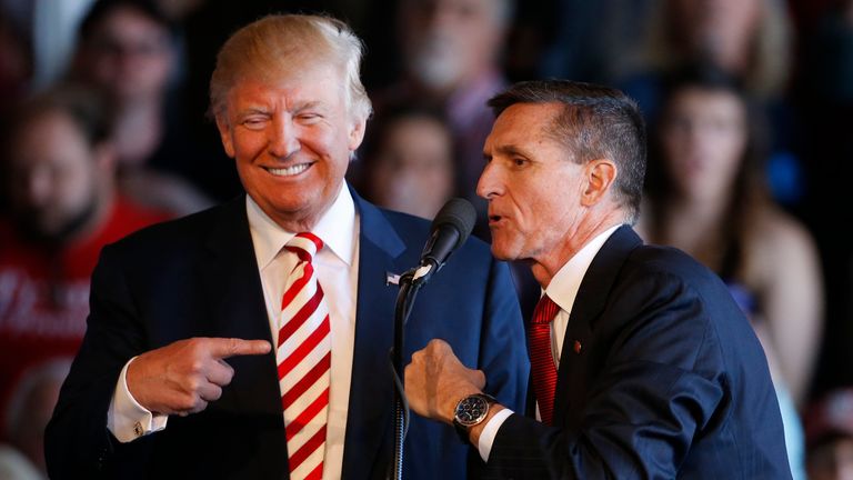 Donald Trump y el general retirado Michael Flynn durante la campaña electoral de 2016