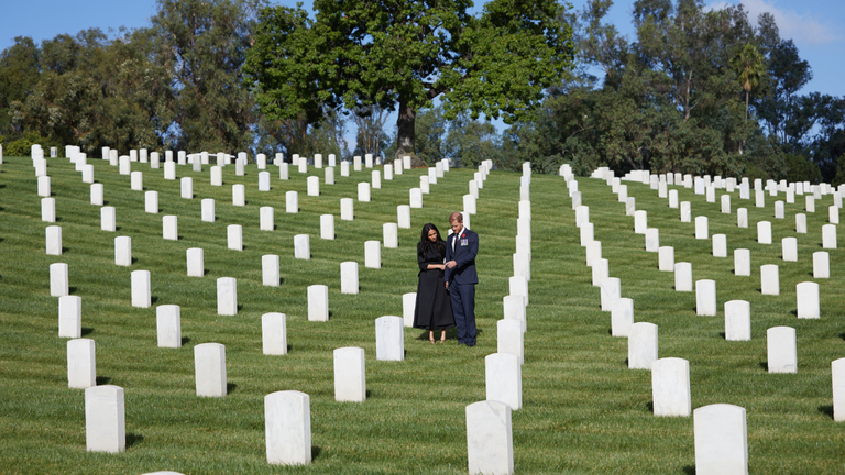 The Duke and Duchess of Sussex pay their respects at Los Angeles National Cemetery on Remembrance Sunday.  Photo: Lee Morgan
