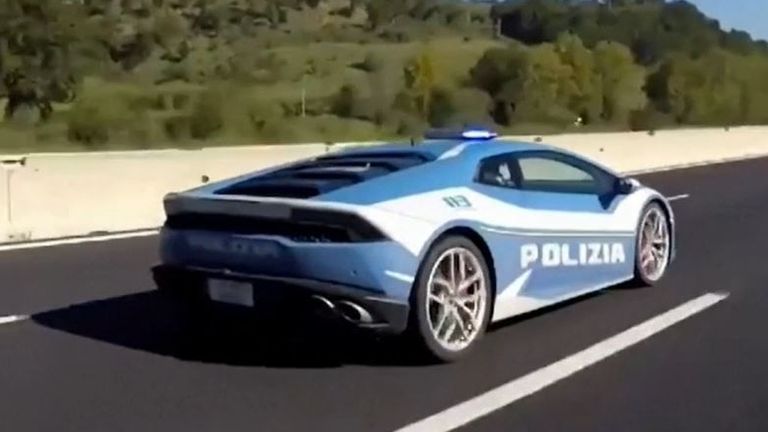 Police in Italy drive a kidney 310 miles in a sports car 