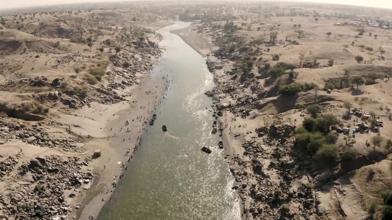 The Tekeze River forms a natural frontier between Ethiopia and Sudan