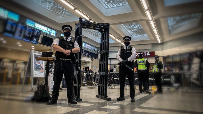 Met police and British Transport Police set up knife detection arches at transport hubs